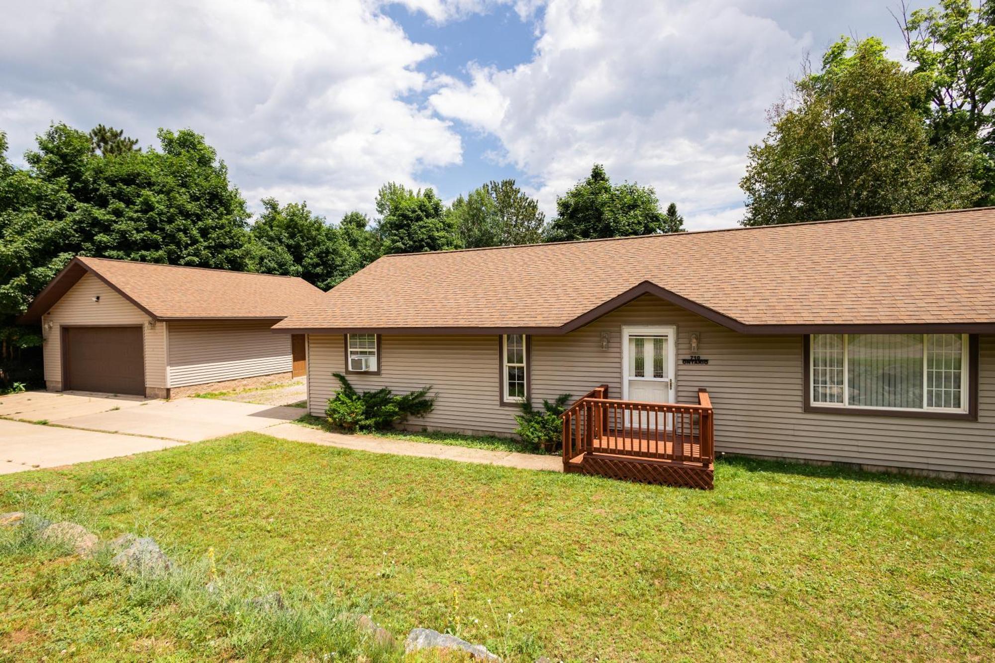 Indoor Hot-Tub! Spacious & Updated Mqt Township Home! Marquette Kültér fotó